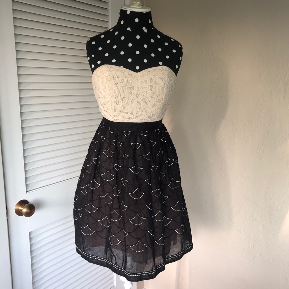 Anthropologie lace sweetheart homecoming dress